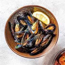 {{photo.Alt || photo.Description || 'Мидии в сливочном соусе'}}