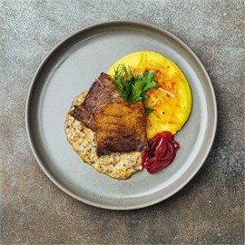 {{photo.Alt || photo.Description || 'Говяжий язык на гриле с грибным соусом и картофельным пюре'}}