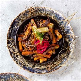 {{photo.Alt || photo.Description || 'Жарёха с картофелем и маслятами'}}